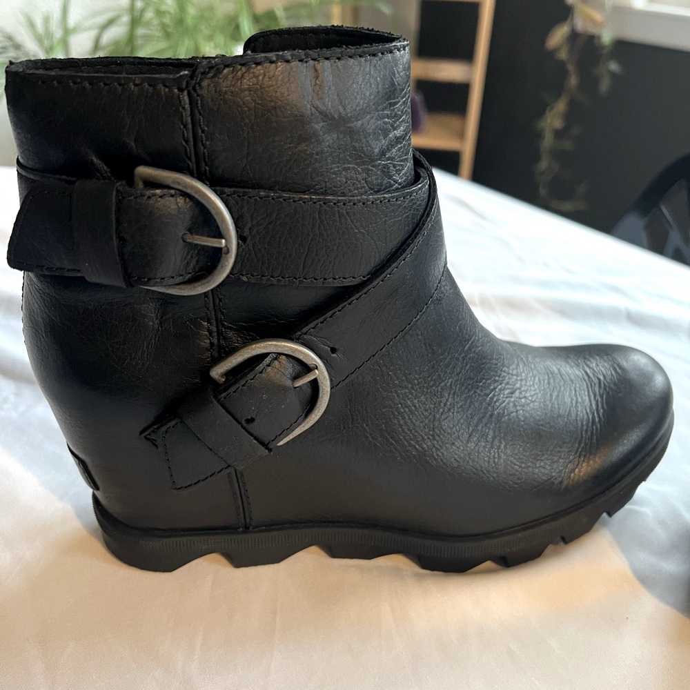 Sorel Women's Joan of Arctic Wedge II Buckle Boot - Black - Size 9